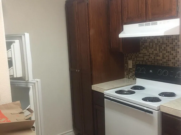 5005 San Francisco Ave — Photo 9