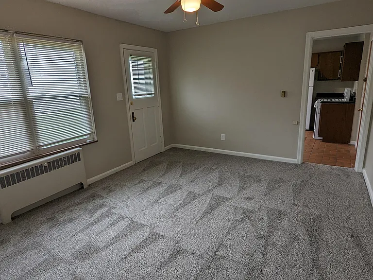 302 W Vine St — Photo 5