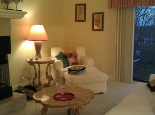 626 Smithfield Rd APT 303, North Providence, RI 02904