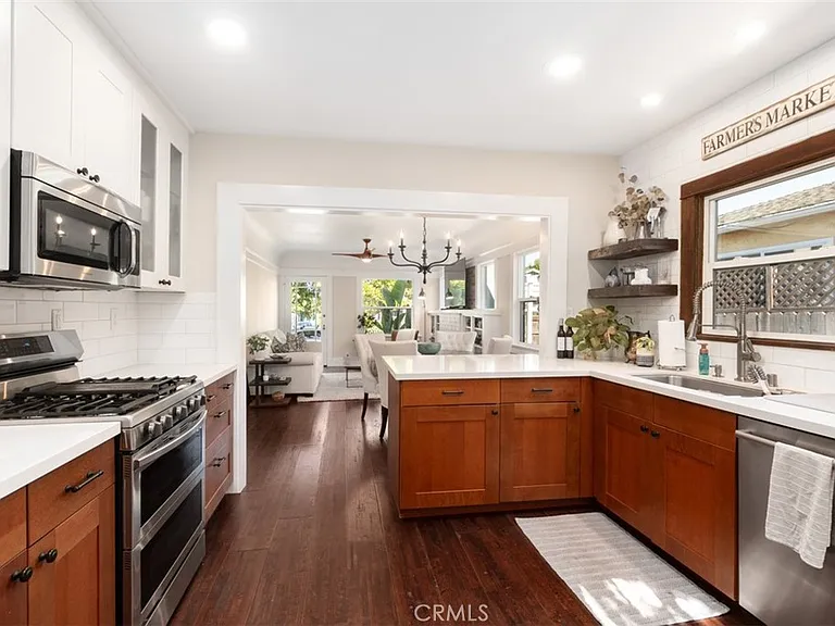3390 Herman Ave — Photo 9