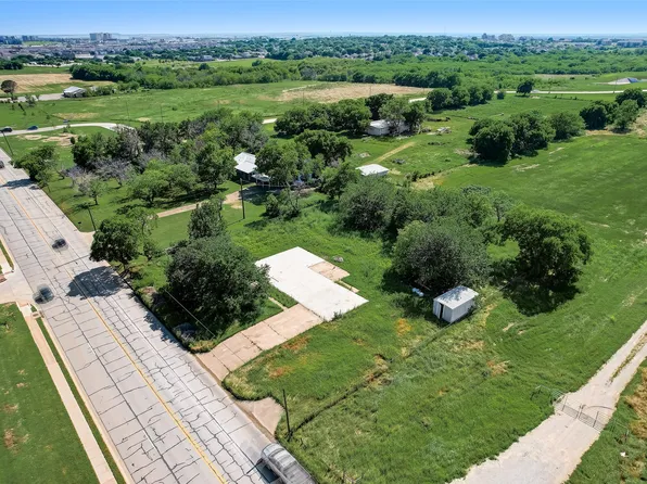 3021 N Bonnie Brae St, Denton, TX 76207