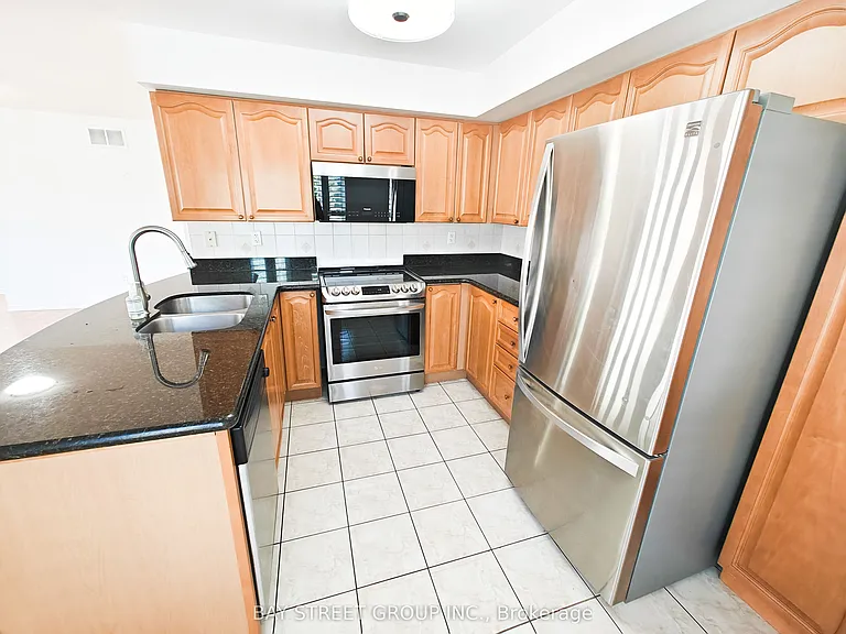 308 John St #212 — Photo 8