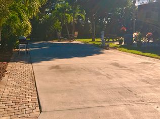 625 Barracuda Bnd, Fort Myers Beach, FL 33931