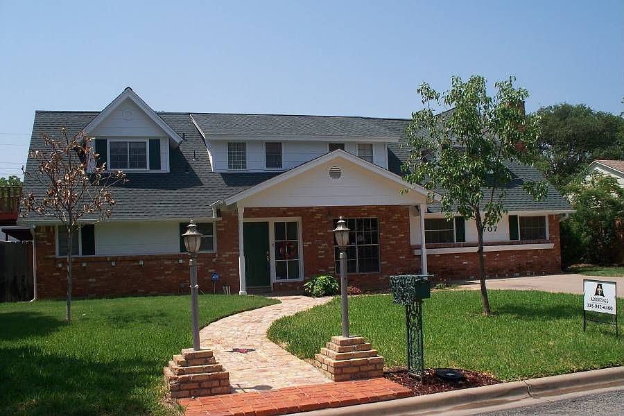 1st image of 2707 Hemlock Dr
