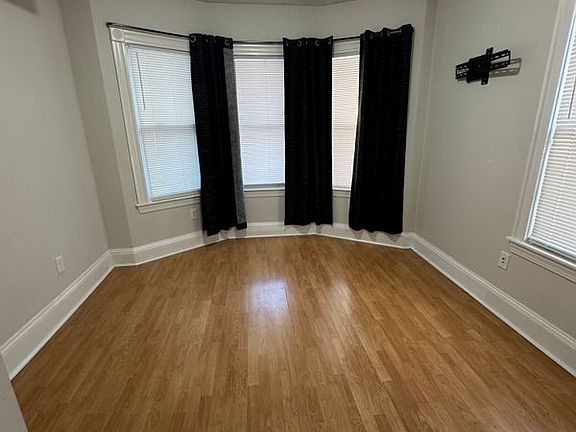5th image of 164 Crest Ave Unit 1