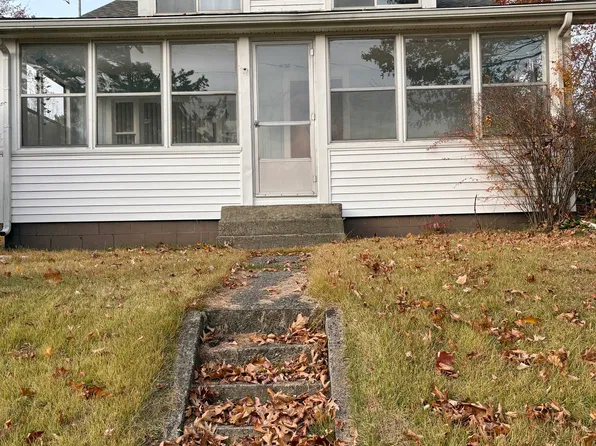 4385 Jackson Blvd, White Lake, MI 48383