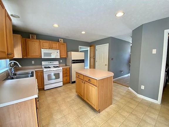 5th image of 118 Summitt Dr