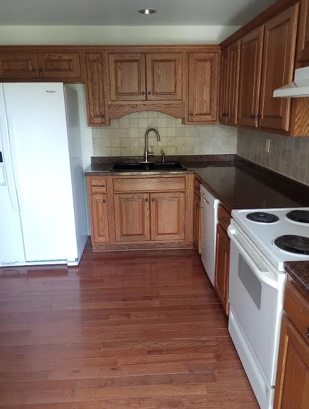 3 bed, 1172 sqft, $2,200 — Photo 1