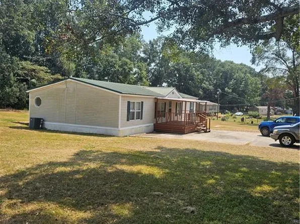 57 Lori Ln, Notasulga, AL 36866