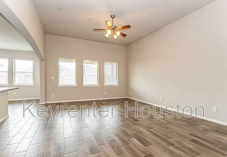 31519 Kailua Dr — Photo 3