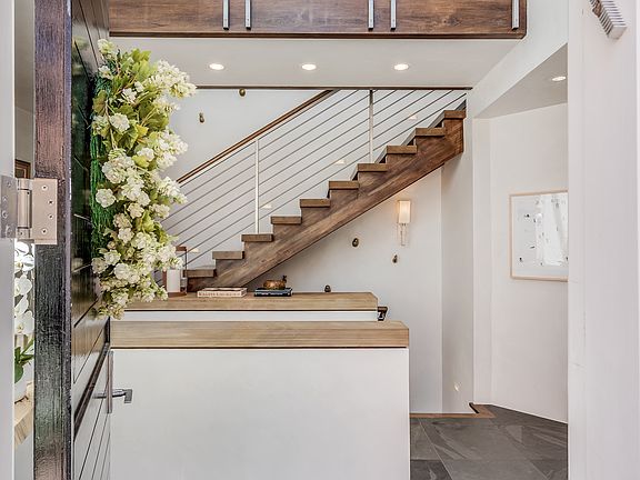4th image of 708 E Hyman Ave #708