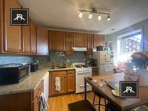 1058 Cambridge St #3R Photo 1