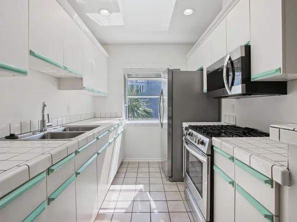 807 5th Street in Santa Monica. Steps to Montana Ave and 5 blocks to the beach!, 807 5th St APT 7, Santa Monica, CA 90403