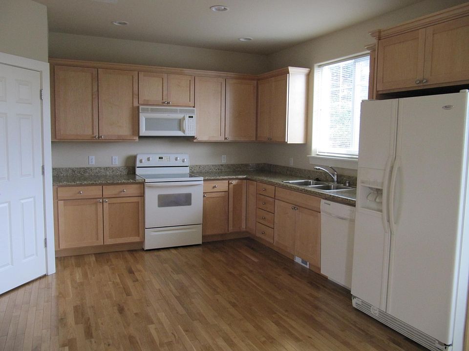 Kitchen/Dining-Second Floor