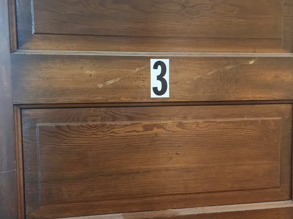 1363 Iowa St #3, Dubuque, IA 52001