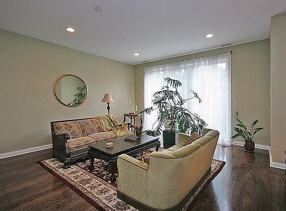 3rd image of 2436 W Cortez St #1E