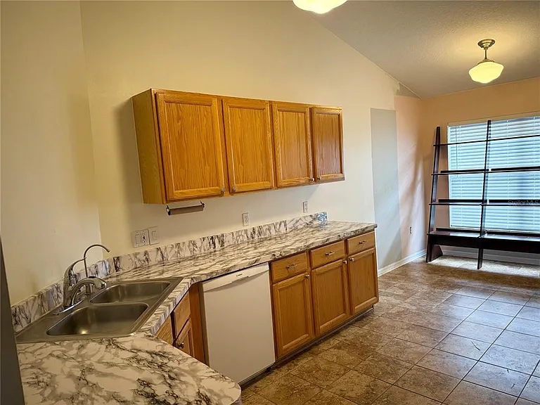 1726 Nestlewood Trl — Photo 8