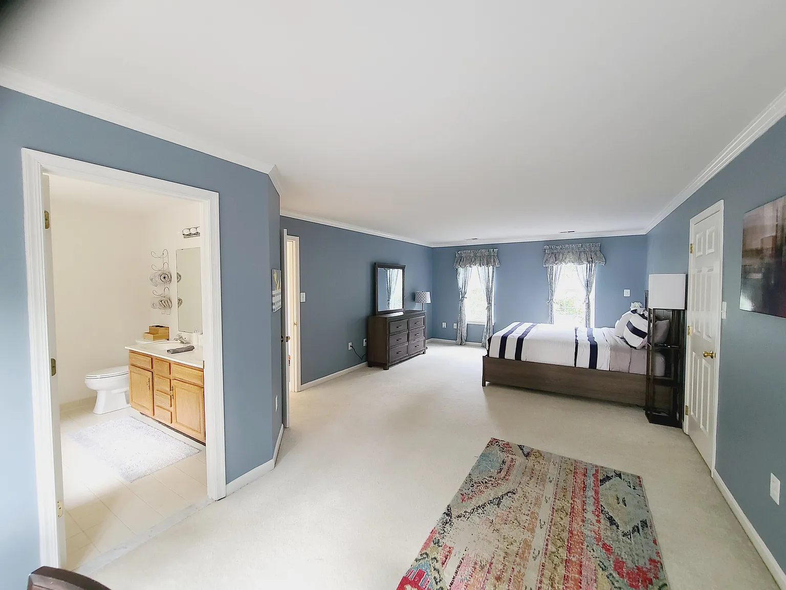 3 bed, 2.5 bath, 2811 sqft, $3,000 — Photo 4