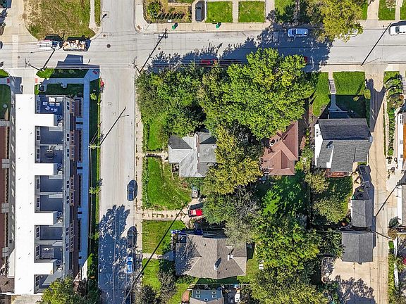 3rd image of 1007 S 33rd St