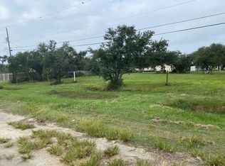 1003 S Kossuth St, Rockport, TX 78382