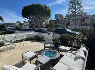 511 Poinsettia Ave, Corona Del Mar, CA 92625