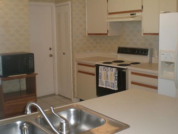 2nd image of 2042 Gamboge Dr