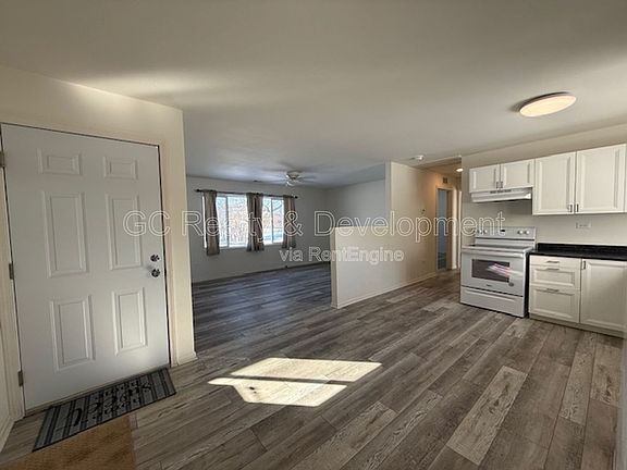 4th image of 284 W Windsor Ter #1