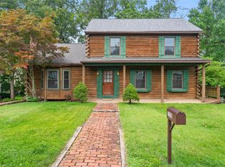 2153 Oak Dr, Saint Louis, MO 63131