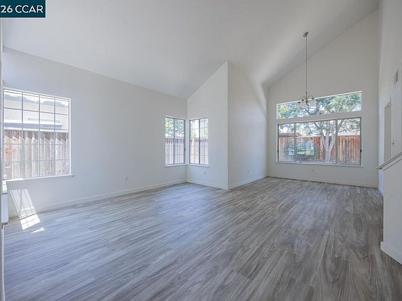 4th image of 4528 Knollpark Cir