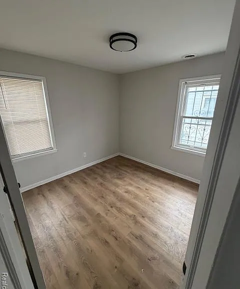 3887 Moore Ave — Photo 11