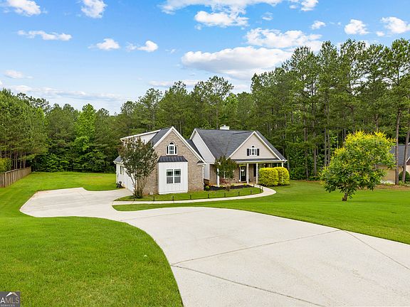 3rd image of 22 Gordon Manor Ct