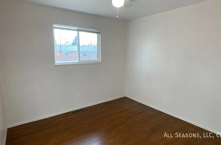 343 Rosewood Dr — Photo 7