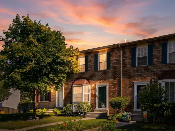 313 Cool Breeze Ct, Pasadena, MD 21122