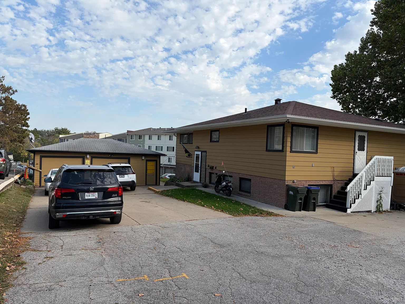 5 bed, 1256 sqft, $3,000 — Photo 1