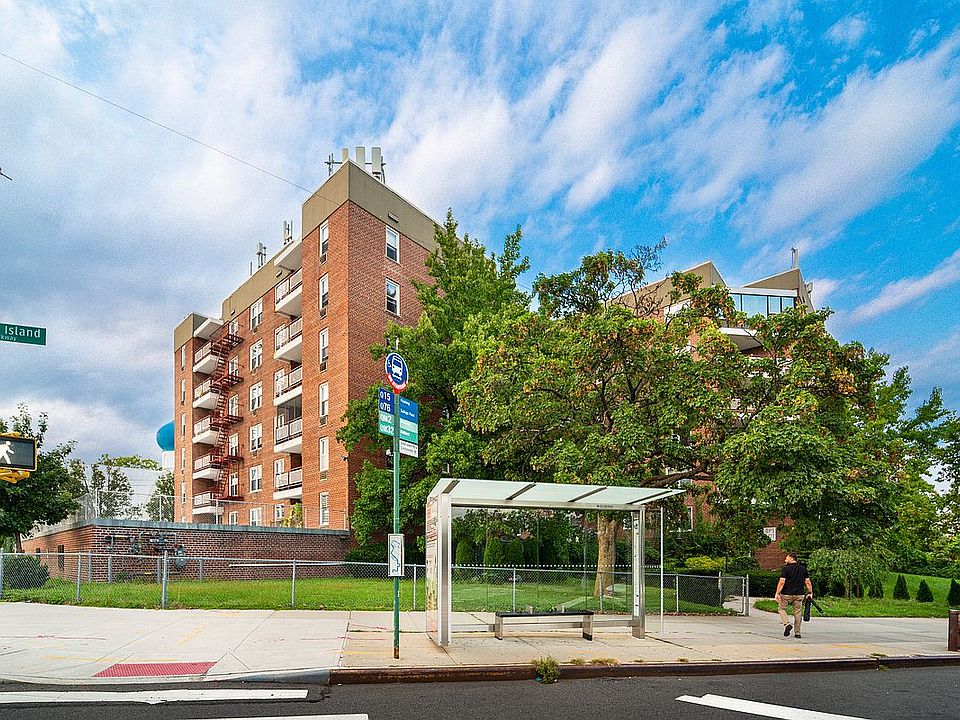 1st image of 151-05 Cross Isle Pkwy S #4A