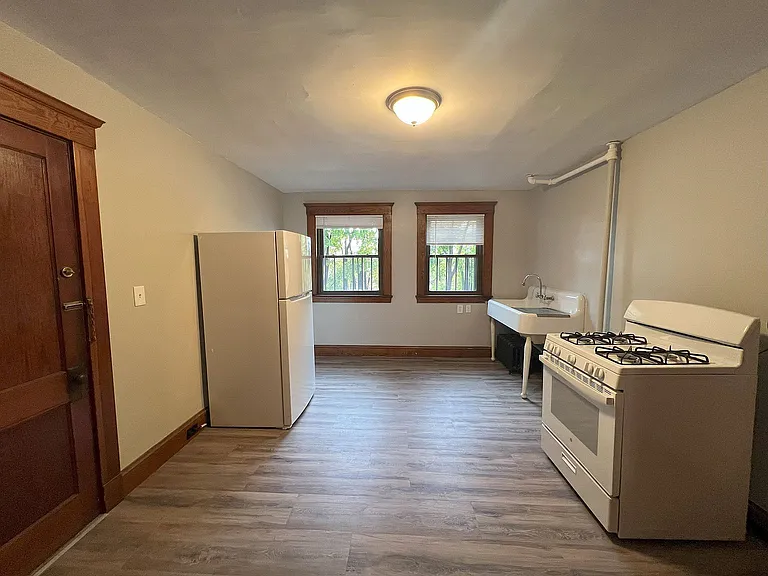 250 N Main St #25 — Photo 6