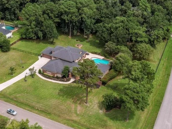 9453 Deer Path Ln, Magnolia, TX 77354