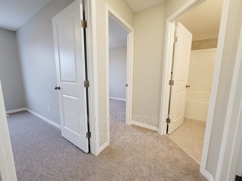 Edmonton Townhouse for rent - 3 Bedrooms — photo 13