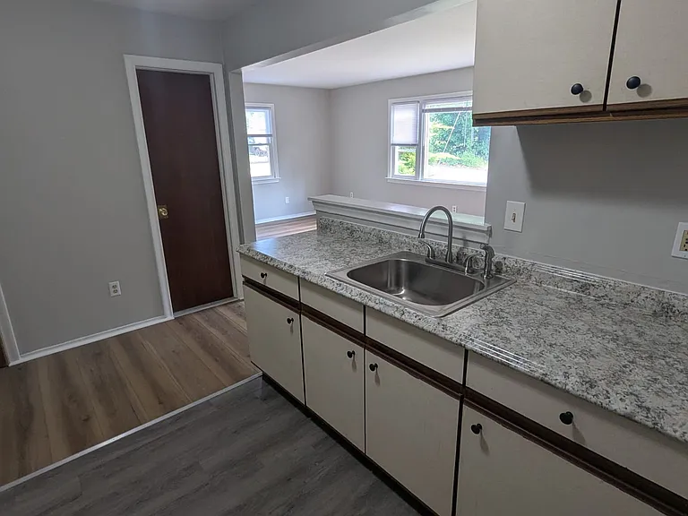 220 Glen Haven Rd #D4 — Photo 4