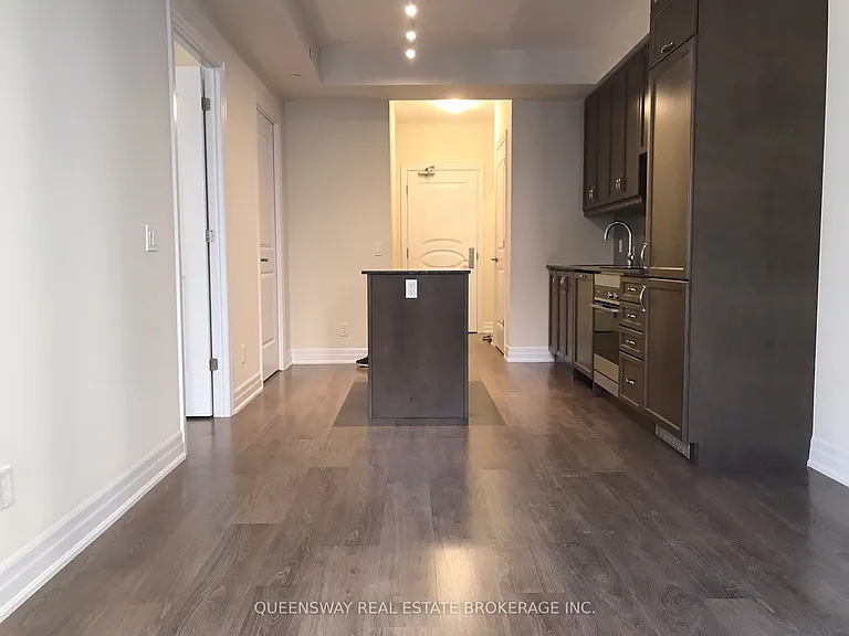 9085 Jane St S #406 — Photo 2
