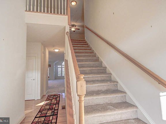 5th image of 2 Balfour Cir