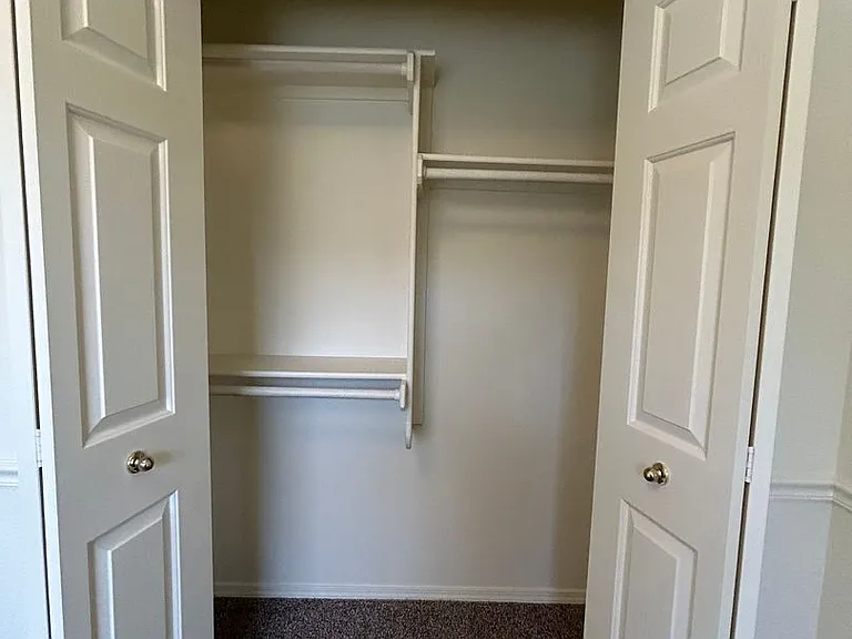 411 N Edgewood Ln — Photo 16