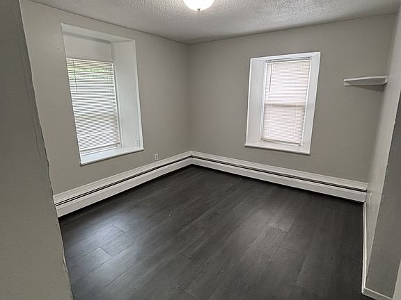 4th image of 784 Agate St #4