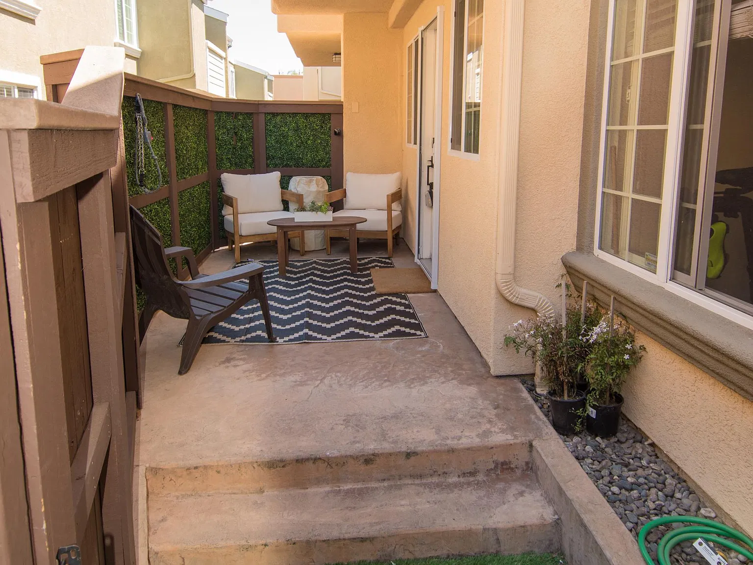 5252 Balboa Arms Dr — Photo 3