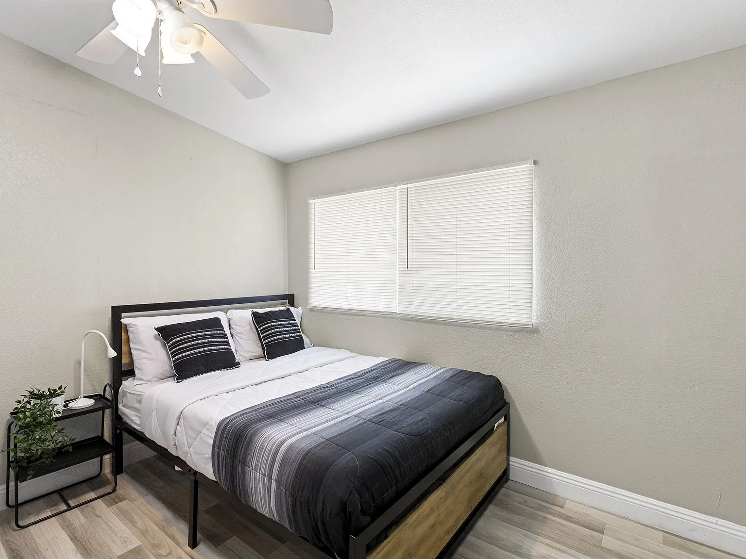 4 bed, 3.0 bath, 1673 sqft, $780 — Photo 1