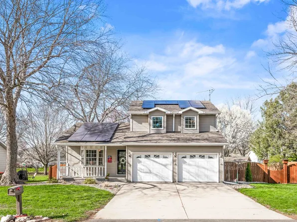 605 Thomas Dr, Heyworth, IL 61745