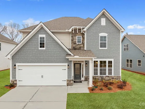 203 Thornberry Rd, Hendersonville, NC 28792