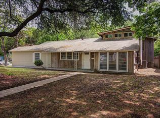 955 Sowell St, Seguin, TX 78155