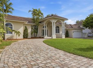 Pinewood Grove, Miami, FL 33176