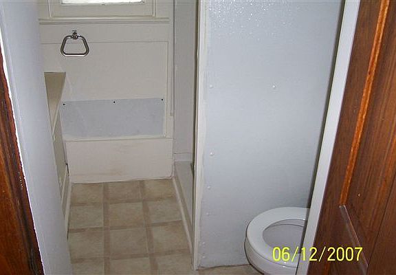 804 #2 - Bathroom